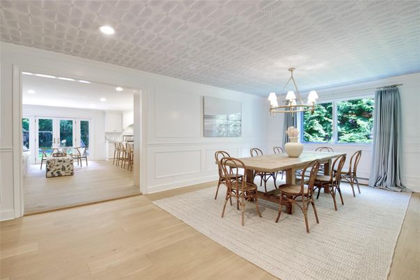 Chandelier, Dining room, Interior, Recessed Lighting, Wood Texture Flooring