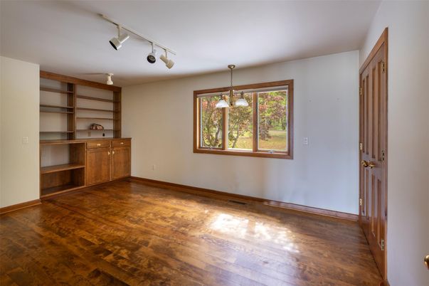 Empty room, Interior, Pendant Lights, Wood Texture Flooring