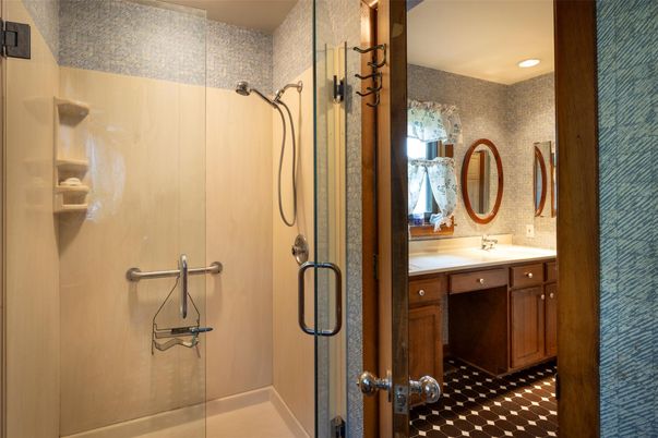 Bathroom, Interior, Recessed Lighting