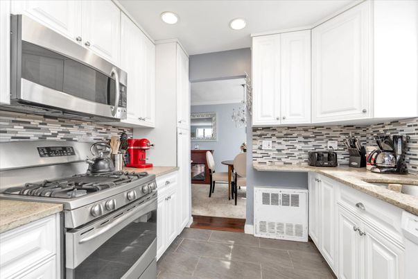 Dining room, Interior, Kitchen, Recessed Lighting, Stainless Steel Appliances