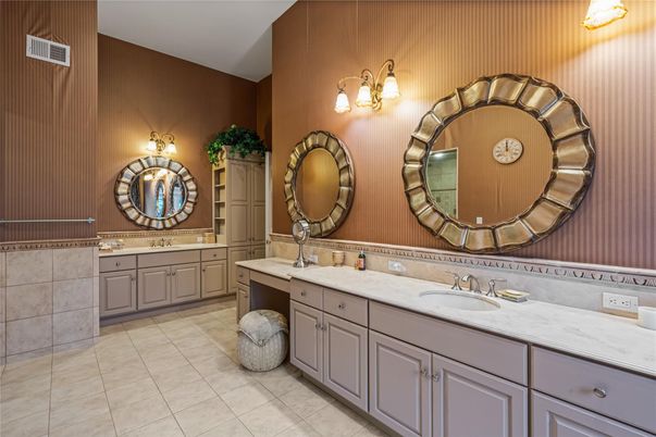 Bathroom, Dual Sink Vanities, Interior