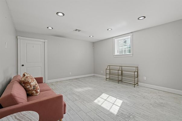 Interior, Recessed Lighting, Wood Texture Flooring