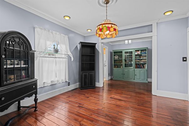 Interior, Pendant Lights, Recessed Lighting, Wood Texture Flooring