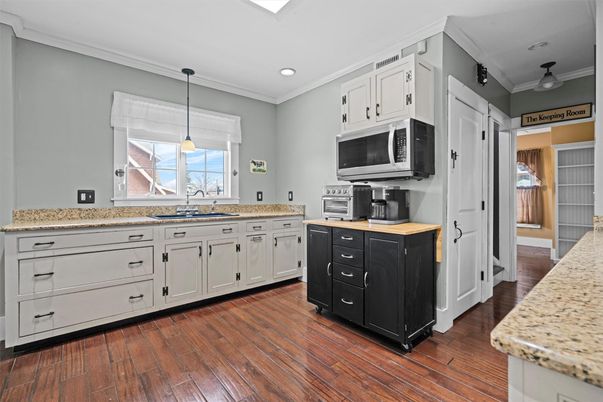 Interior, Kitchen, Pendant Lights, Recessed Lighting, Wood Texture Flooring