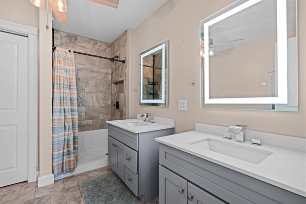 Bathroom, Dual Sink Vanities, Interior