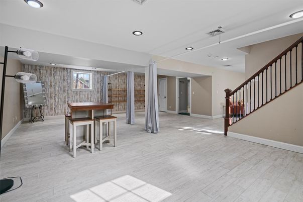 Interior, Recessed Lighting, Wood Texture Flooring