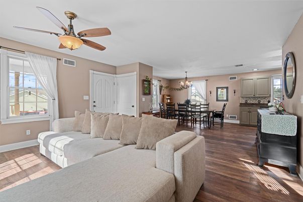 Chandelier, Dining room, Interior, Recessed Lighting, Wood Texture Flooring