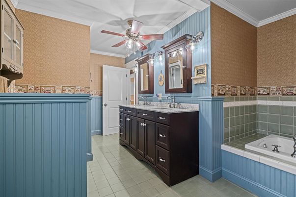 Bathroom, Interior, Tile Countertops