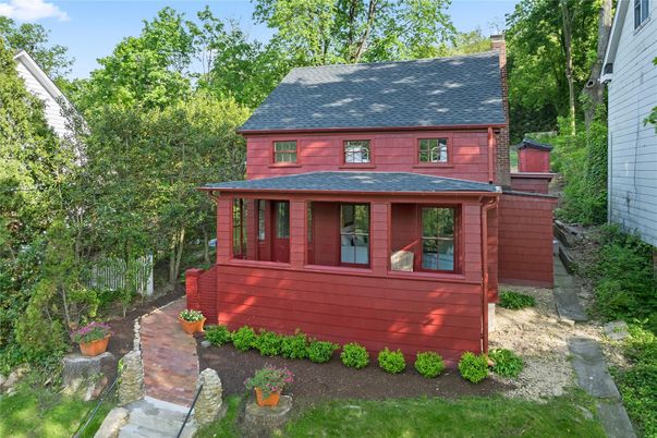 Exterior, Facade, American Foursquare