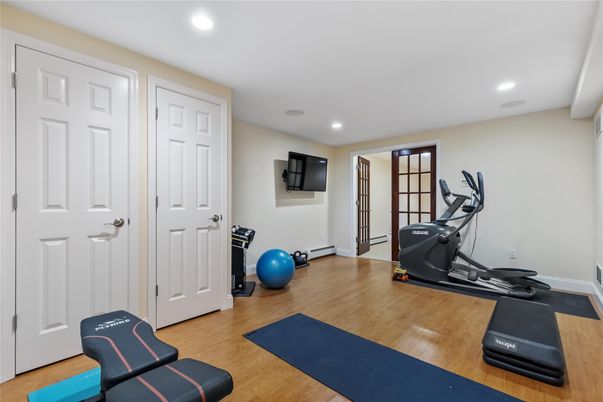 Fitness Equipment, Interior, Recessed Lighting, Wood Texture Flooring
