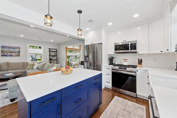 Interior, Kitchen, Living room, Pendant Lights, Recessed Lighting, Stainless Steel Appliances, Wood Texture Flooring