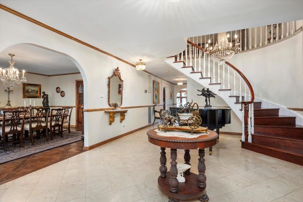 Chandelier, Dining room, Interior