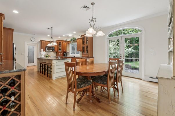 Dining room, Interior, Kitchen, Pendant Lights, Recessed Lighting, Wood Texture Flooring