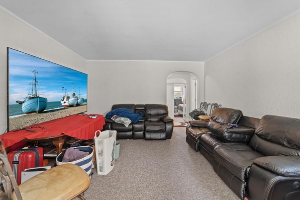 Interior, Living room, Water
