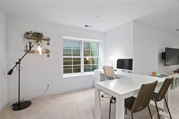 Home Office, Interior
