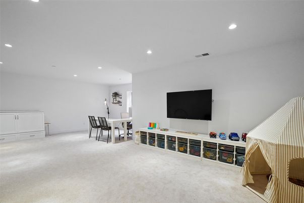 Dining room, Interior, Recessed Lighting