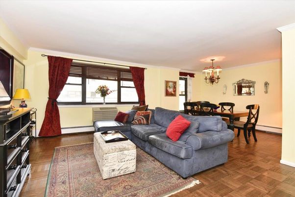 Chandelier, Dining room, Interior, Living room, Wood Texture Flooring