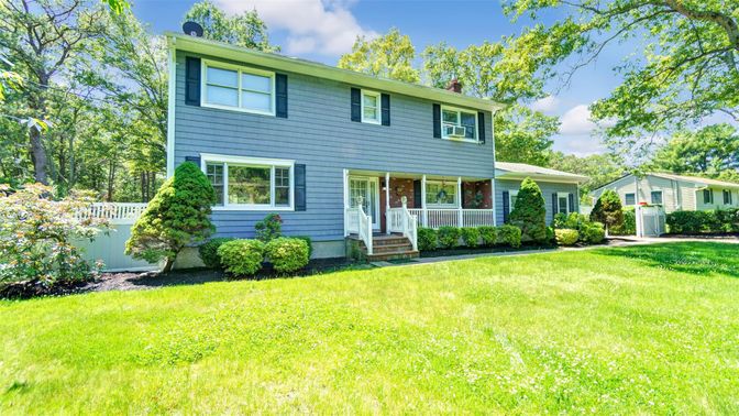 Backyard, Exterior, Facade, Raised Ranch