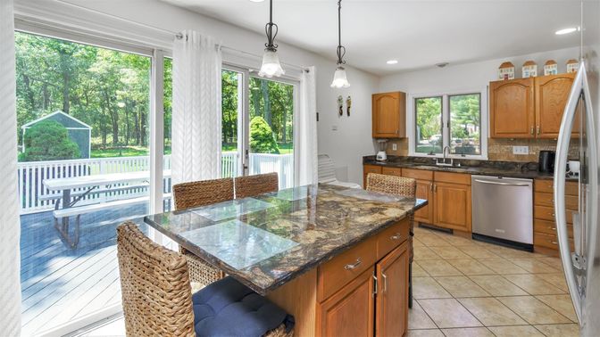 Dining room, Interior, Kitchen, Pendant Lights, Recessed Lighting, Stainless Steel Appliances