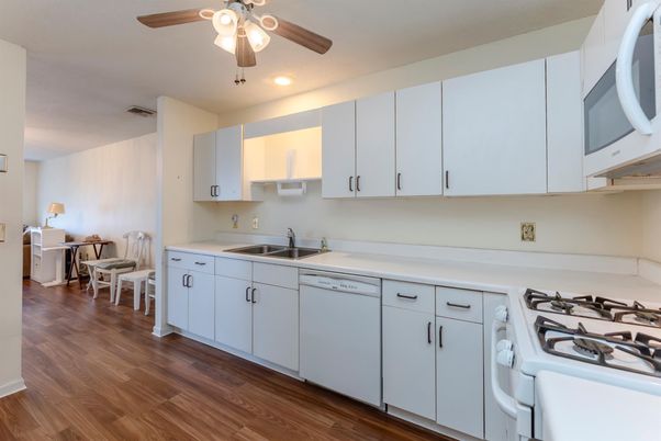 Dining room, Interior, Kitchen, Recessed Lighting, Wood Texture Flooring