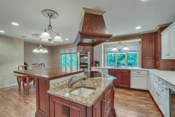 Dining room, Interior, Kitchen, Pendant Lights, Recessed Lighting, Wood Texture Flooring