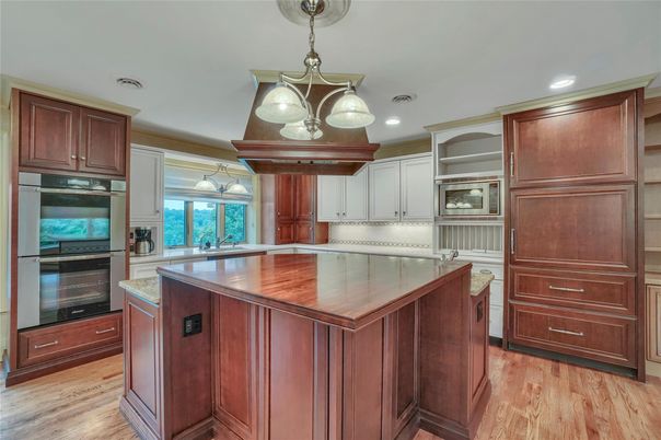 Interior, Kitchen, Pendant Lights, Recessed Lighting, Water, Wood Texture Flooring