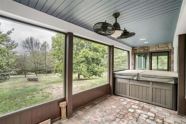 Hot Tub, Interior, Recessed Lighting, Sun Room