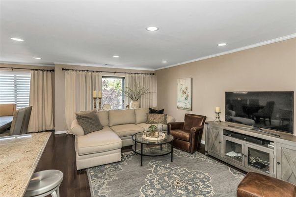 Interior, Living room, Recessed Lighting, Wood Texture Flooring