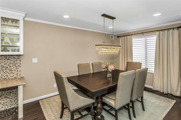 Chandelier, Dining room, Interior, Recessed Lighting, Wood Texture Flooring