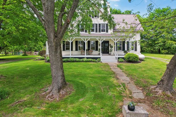 Backyard, Exterior, Facade, Queen Anne Victorian