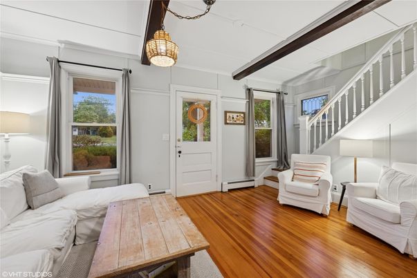 Interior, Pendant Lights, Wood Texture Flooring