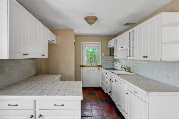 Interior, Kitchen, Tile Countertops