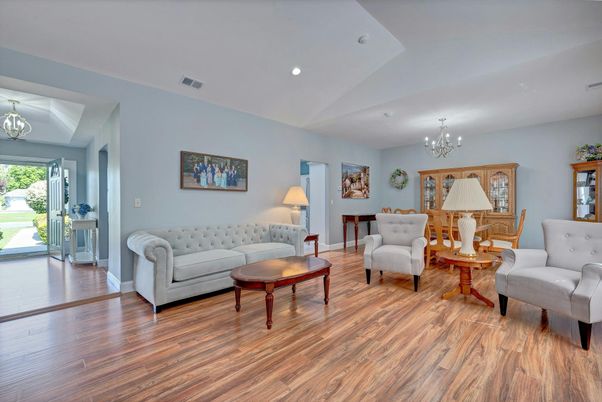 Chandelier, Dining room, Interior, Living room, Recessed Lighting, Wood Texture Flooring