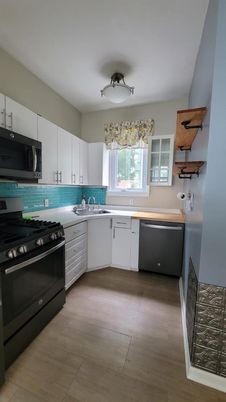 Interior, Kitchen, Stainless Steel Appliances, Wood Texture Flooring