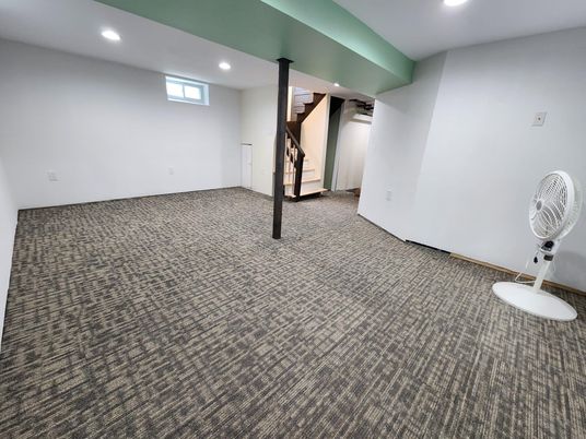 Empty room, Interior, Recessed Lighting