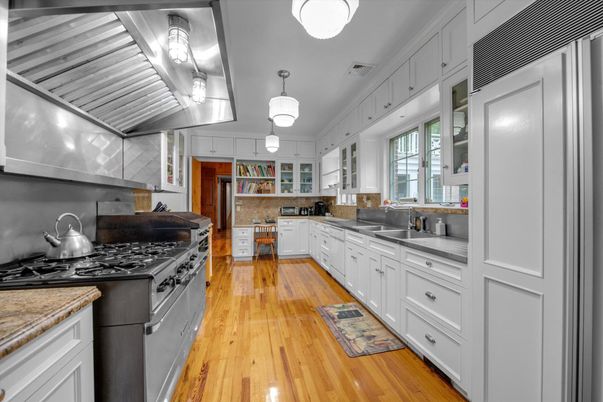 Interior, Kitchen, Pendant Lights, Wood Texture Flooring