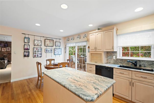 Dining room, Interior, Kitchen, Recessed Lighting, Wood Texture Flooring