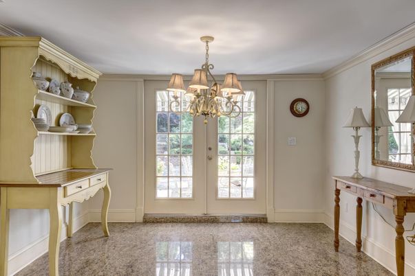 Chandelier, Interior