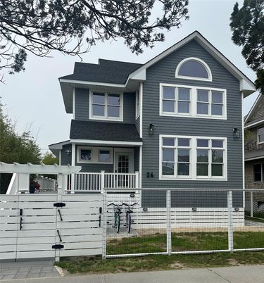 Exterior, Facade, American Craftsman