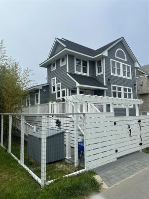 Exterior, Facade, Queen Anne Victorian