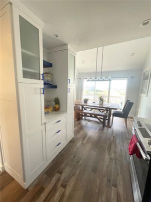Dining room, Interior, Kitchen, Pendant Lights, Recessed Lighting, Wood Texture Flooring