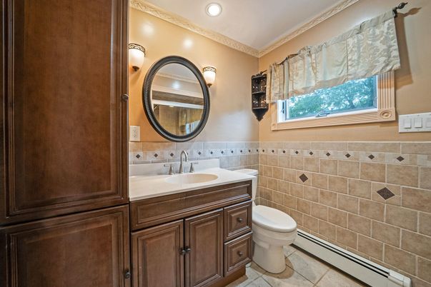 Bathroom, Interior, Recessed Lighting
