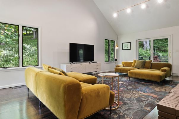 Interior, Living room, Recessed Lighting, Wood Texture Flooring