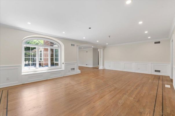 Empty room, Interior, Recessed Lighting, Wood Texture Flooring