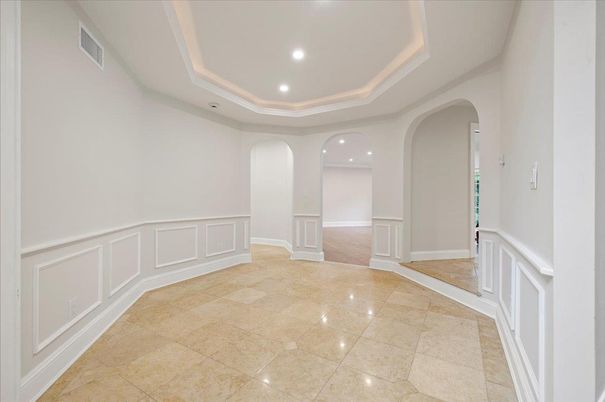 Empty room, Interior, Recessed Lighting