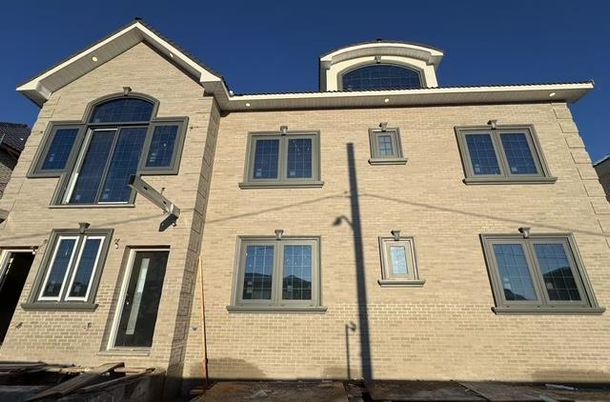 Exterior, Facade, Brick Facade, Rowhouse