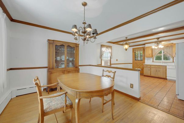 Chandelier, Dining room, Interior, Kitchen, Wood Texture Flooring