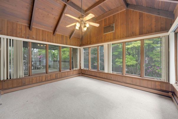 Empty room, Interior, Sun Room, Wooden Beams, Wooden Ceilings, Wooden Walls
