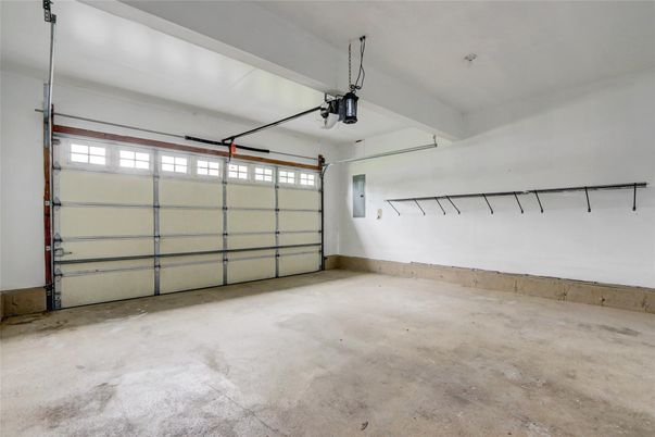 Garage, Interior