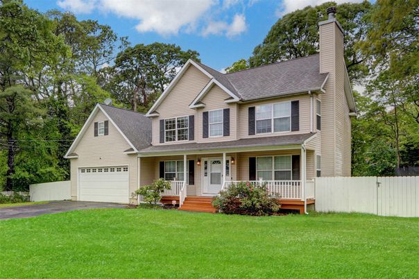 Attached, Exterior, Facade, Farmhouse